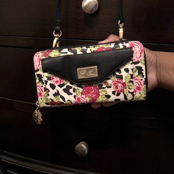 Floral mini crossbody - Picture 1 of 3